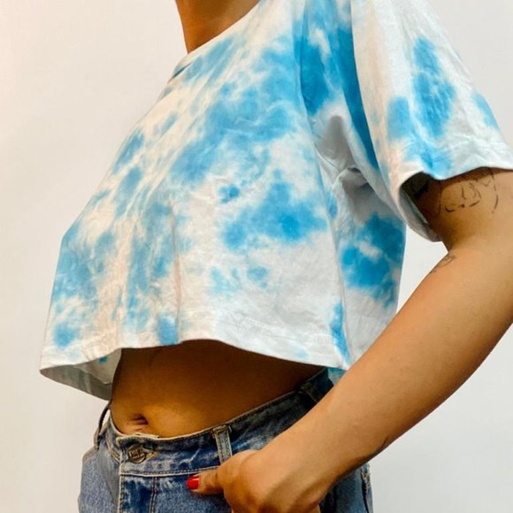 Blue Dots Tie Dye Cotton Crop Top - Picture 4 of 4